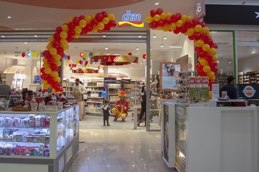 dm drogerie markt deschide magazinul cu numărul 100 în România