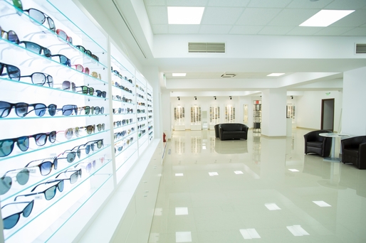 Lensa a deschis luna această primul MegaStore de pe piața de ochelari din România