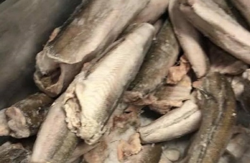 Peste 20 de tone de pește, preparate și conserve din pește alterate, depozitate necorespunzător sau expirate, retrase de la vânzare de Protecția Consumatorilor