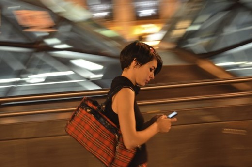 Utilizarea telefonului mobil la cumpărături crește suma cheltuită 