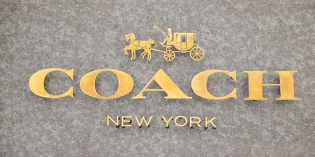 Ambasadorii din China ai unor branduri precum Coach și Givenchy au întrerupt colaborarea cu companiile din cauza produselor care încalcă suveranitatea țării