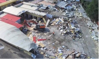 Complexul “Europa” din București, cunoscut pentru marfa ieftină adusă în special din China și Turcia - demolat după 24 de ani