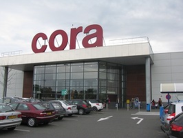 cora începe să investească în modernizarea hipermarketurilor din România
