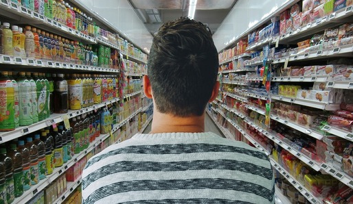 Nouă încercare de scoatere a supermarket-urilor în afara orașelor