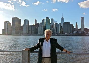 Surpriză: Jean Valvis, fondatorul brandurilor Aqua Carpatica și Domeniile Sâmburești, cedează controlul asupra afacerii de distribuție de băuturi, pentru 25 milioane euro