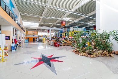 FOTO Slager Center, un centru comercial de 7.500 metri pătrați - scos la vânzare cu 4 milioane euro