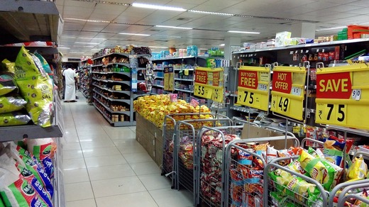 Angajații marilor rețele comerciale din România, sfătuiți să evite călătoriile în zone afectate de coronavirus. În perioada următoare, marile rețele comerciale vor lua măsurile care se impun pentru a se evita aglomerările din magazine