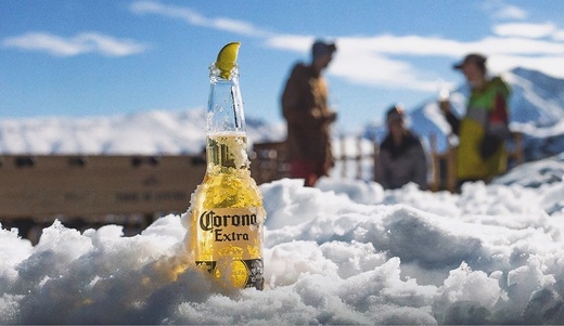 Corona mexicană, victimă a coronavirusului. Producătorul de bere a capitulat