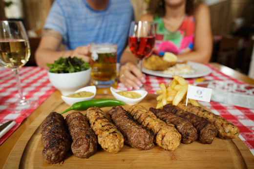 Prima zi pe terase - Mâncărurile preferate și nota de plată