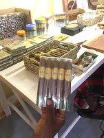 Mosi-Oa-Tunya Cigars, “fumul tunător”, primul producător de trabucuri rulate manual din Zimbabwe, vine în România, vizând o poziție de lider pe piața trabucurilor premium