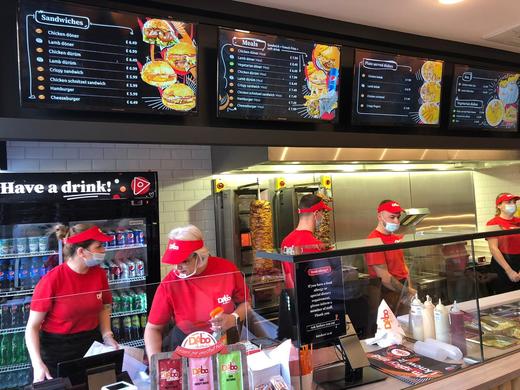 Franciza DAbo Doner continuă extinderea și deschide 4 restaurante. “Toată lumea ne-a spus că suntem nebuni. Am făcut eforturi supraomenești.”