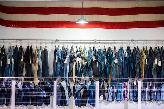 Pandemia a ''ucis'' moda blugilor strâmți, afirmă CEO-ul companiei Levi Strauss