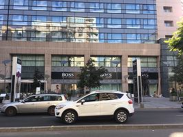 Noul șef de la Hugo Boss vrea să dubleze vânzările până în 2025. Compania germană investește 100 de milioane de euro în marketing