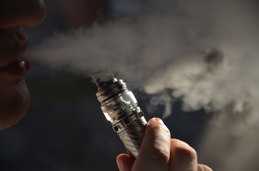 O nouă încercare de a majora acciza la tutun încălzit: creștere la 75% din valoarea accizei la țigarete. Avertisment: creștere semnificativă a prețurilor la noile produse din tutun încălzit și contracția severă a pieței acestei categorii în România
