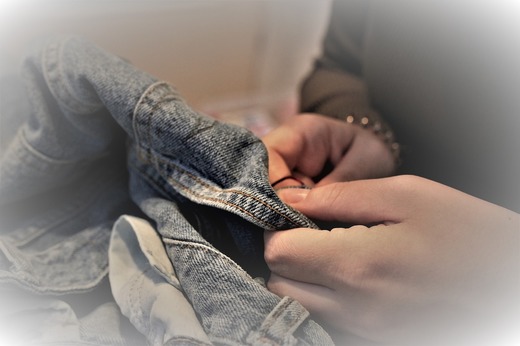 Mari branduri din industria modei își mută producția din Asia. Ce țări sunt preferate pentru noile fabrici
