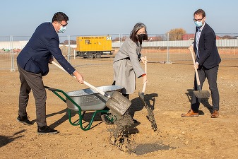 FOTO IKEA va deschide la finele anului viitor cel de-al treilea magazin din România, lângă un oraș pus în așteptare mulți ani; Primarul Dominic Fritz: Timișoara atrage investiții imobiliare de aproape 1 miliard de euro, IKEA a “mirosit” potențialul zonei