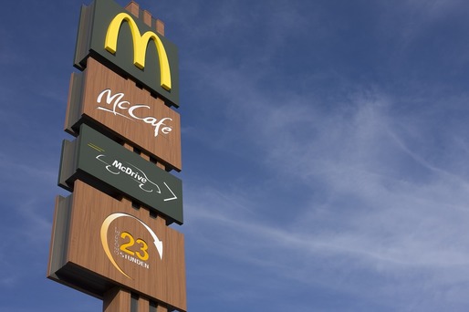 Șapte reguli ciudate pe care trebuie să le respecte angajații la McDonaldʼs