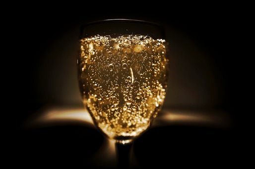 Vânzările globale de șampanie au atins un nivel record