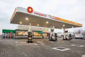 CONFIRMARE FOTO Carrefour intră în benzinăriile Rompetrol 