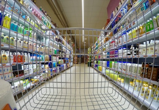 LEGE DOCUMENT Condiții mai stricte pentru supermarketuri. Noi restricții, limite de tarife și amenzi de până la 1% din cifra de afaceri