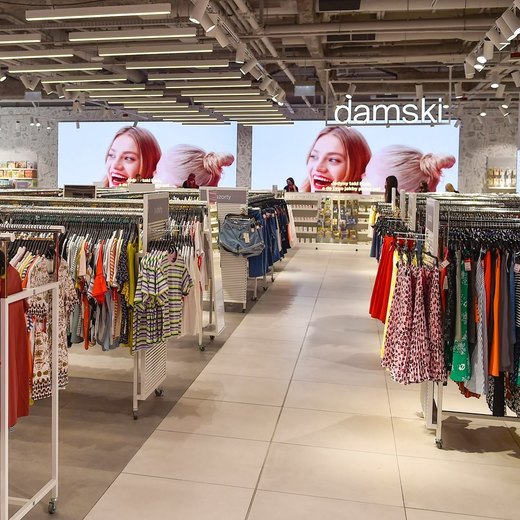 Retailerul polonez CCC a avut anul trecut afaceri de 136 de milioane de euro pe piața locală, din care 68% au venit din online