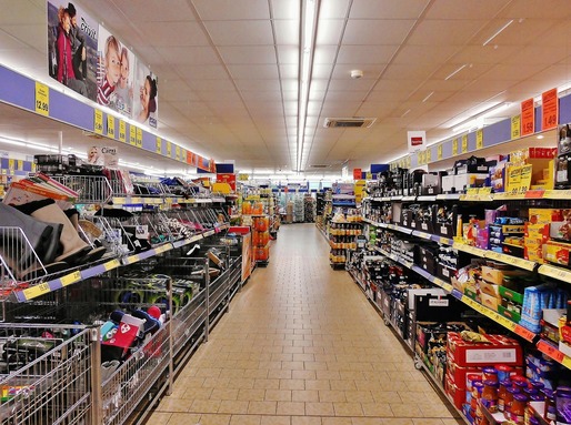 TOP 10 retaileri alimentari - Vedeta pieței rămâne neschimbată, dar Kaufland „îi suflă în ceafă”. Carrefour rămâne pe 3 cu rezultat cumulat, Profi vine din spate
