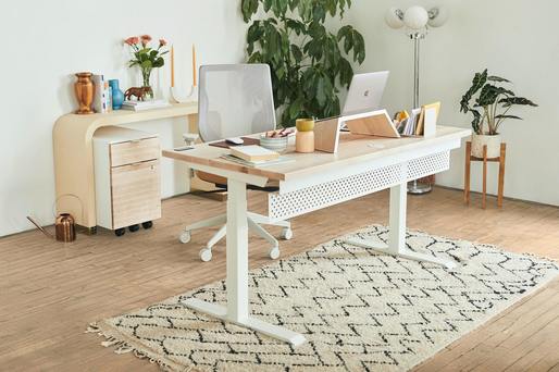 Trei motive pentru care ai nevoie de o masă de birou ajustabilă