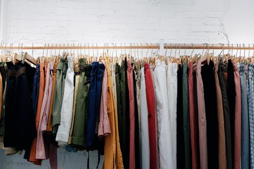 Piața de haine, încățăminte și accesorii second hand s-a triplat 