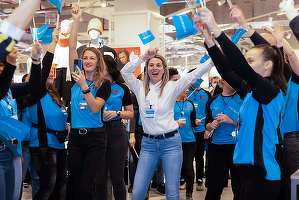 FOTO Primark a deschis primul magazin în România, cu ambasador și viceprimar