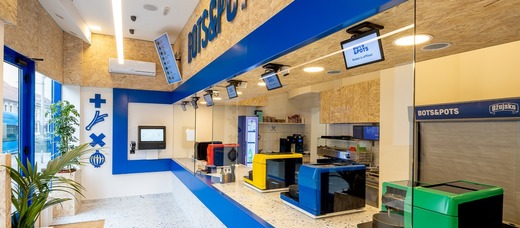 VIDEO Un restaurant croat oferă preparate gătite de un bucătar robotic