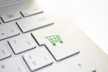 Ponderea companiilor din România care vând online a scăzut, în contrast cu evoluția din UE