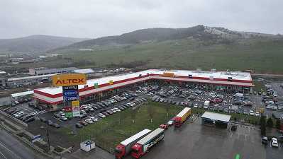 Altex extinde magazinele