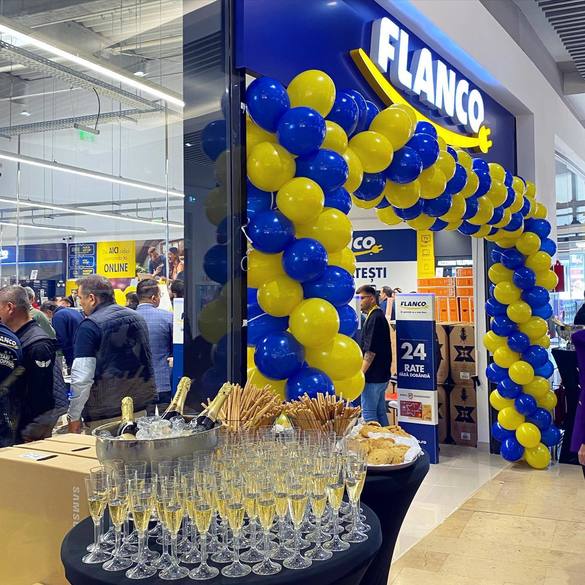 FOTO Flanco a deschis, cu șampanie, cel mai mare magazin al său din București. În paralel remodelează principalele sale magazine 