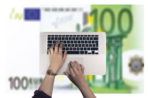Pragul de venit pentru subvenția de 200 euro la achiziția unui calculator de către elevi și studenți - dublat