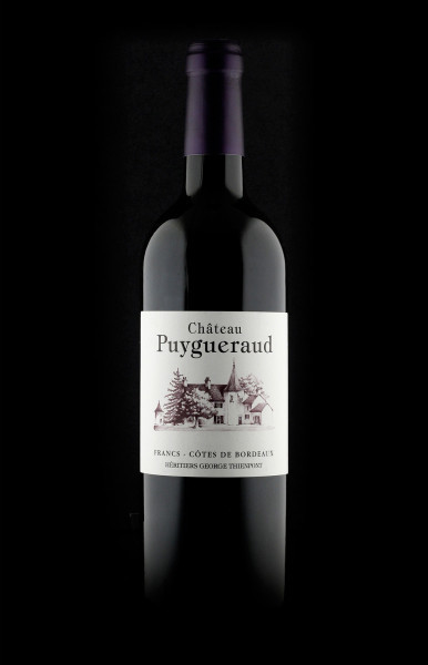 Vinul zilei: un vin roșu savuros, cu note de cireșe negre, fructe de pădure negre, mure, afine și jeleu de coacăze roșii. Cotat cu 93 puncte James Suckling și 91 puncte Robert Parker