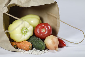 TABEL Consiliul Concurenței anunță ce a descoperit: Cu cât au scăzut prețurile alimentelor de bază din marile magazine