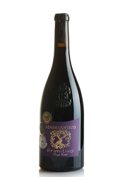 Vinul zilei: un Primitivo prietenos și ușor, cotat cu 98 puncte Luca Maroni, care dezvăluie mai întâi arome de mure, cireșe amare și gem de capșune, la care se adaugă tonuri expresive de vanilie, ciocolată cu lapte și condimente uscate