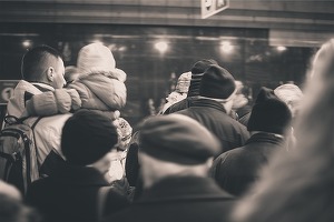Vremea neobișnuit de caldă din SUA până în Europa pune în pericol vânzările de haine groase