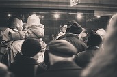 Vremea neobișnuit de caldă din SUA până în Europa pune în pericol vânzările de haine groase