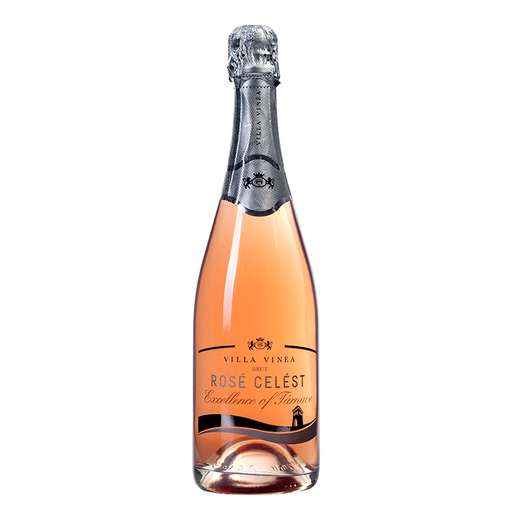 Vinul zilei: un spumant din Pinot Noir vinificat în roze, cu perlaj fin și persistent, arome de grapefruit, lime și cireșe, la care se adaugă notele de brioșe cu zmeură și senzații amărui, elegante