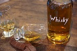 UE și SUA au ajuns la un acord și evită tarife de 50% la exporturile americane de whisky în Europa