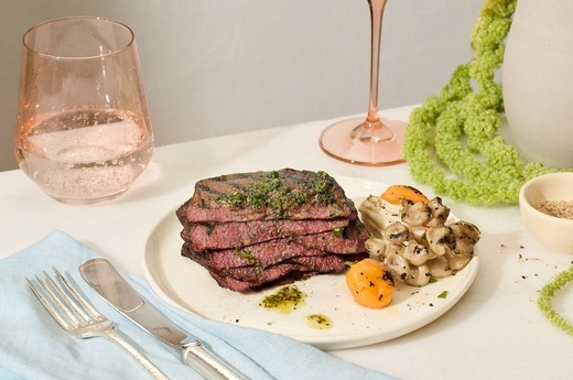 O companie israeliană a primit aprobarea să „cultive” carne de vită fără vite