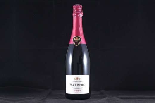 Vinul zilei: o cava care dezvăluie note de patiserie fină, fructe de livadă și accente mineral pământoase care îi oferă un deliciu aparte. Savuros alături de tartine, brânză, nuci, șuncă sau un brunch spectaculos.