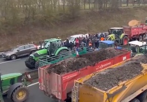Magazinele franceze se confruntă cu lipsuri de alimente din cauza protestelor fermierilor