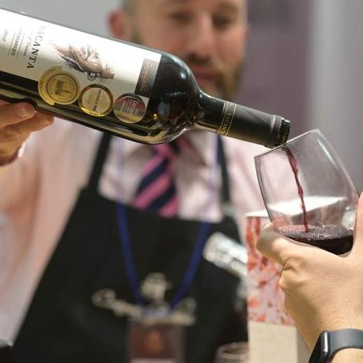 Vinul zilei: un Syrah elegant, puternic și bine nuanțat de la o cramă românească, apreciat și premiat la marile concursuri din domeniu