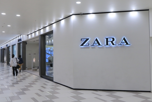 Acțiunile Inditex, proprietarul Zara, cresc după raportarea rezultatelor financiare