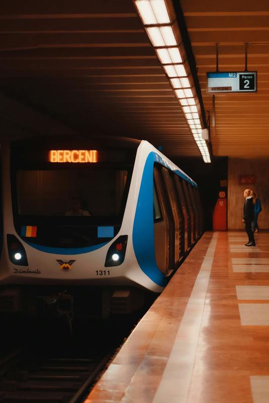 Chioșcurile cu alimente vor reveni la metrou: Metrorex va putea închiria spații către firme și persoane fizice - proiect