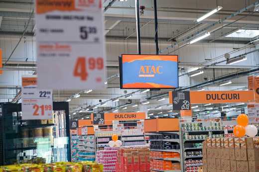 FOTO Auchan extinde în România noul concept de hipermarket