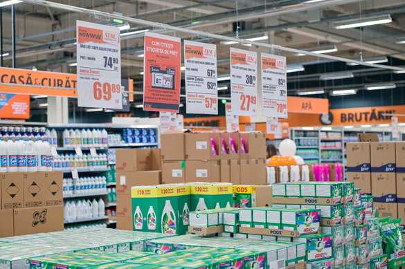 FOTO Auchan extinde în România noul concept de hipermarket