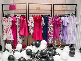 FOTO Brandul românesc DY Fashion se extinde în offline 